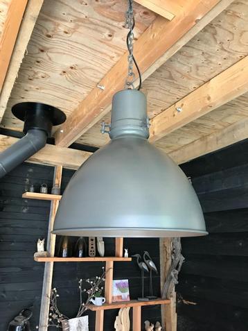  Te koop Industriële/landelijke hanglamp € 15,- industrieel 