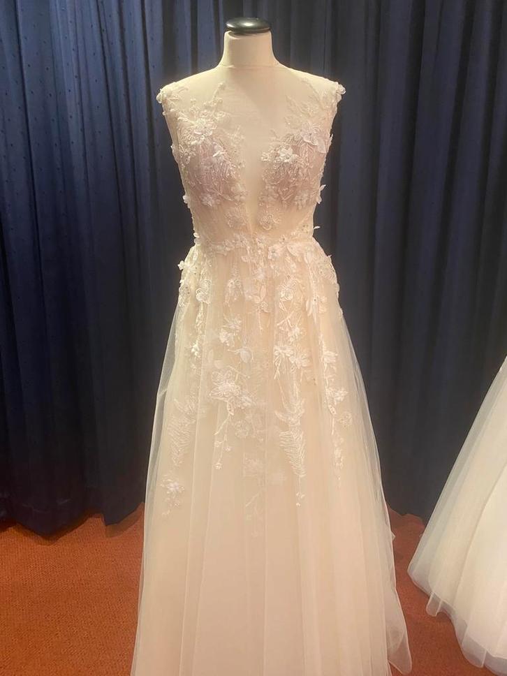 Nieuwe en betaalbare Diana Legrand trouwjurk Gratis toegang!, Kleding | Dames, Trouwkleding en Trouwaccessoires, Nieuw, Trouwjurk