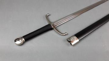 Scherp middeleeuws zwaard - sabel  - mes
