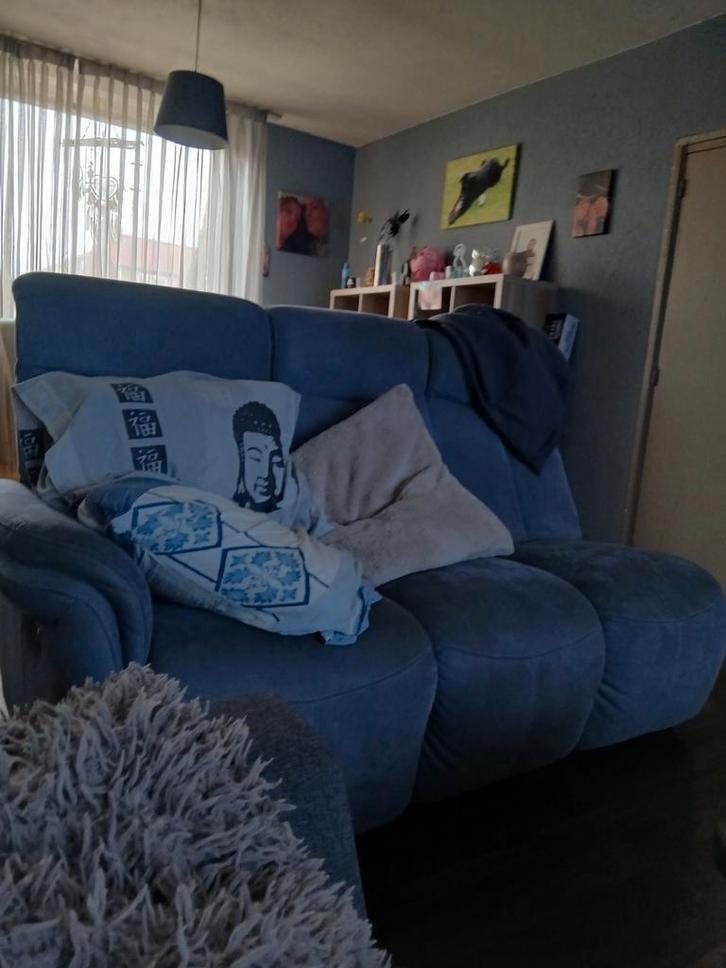 Blauwe Bank gratis  & Telefoon 80 euro, Huis en Inrichting, Banken | Bankstellen, Gebruikt, Rechte bank, Vierpersoons of meer