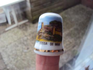 Heel mooi onbeschadigd stenen Vingerhoedje uit Tossa de Mar beschikbaar voor biedingen