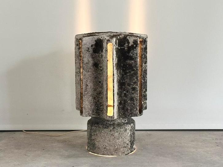 Brutalistic floorlamp a la Willy Guhl, ca 1970’s, Huis en Inrichting, Lampen | Vloerlampen, Minder dan 100 cm, Ophalen of Verzenden