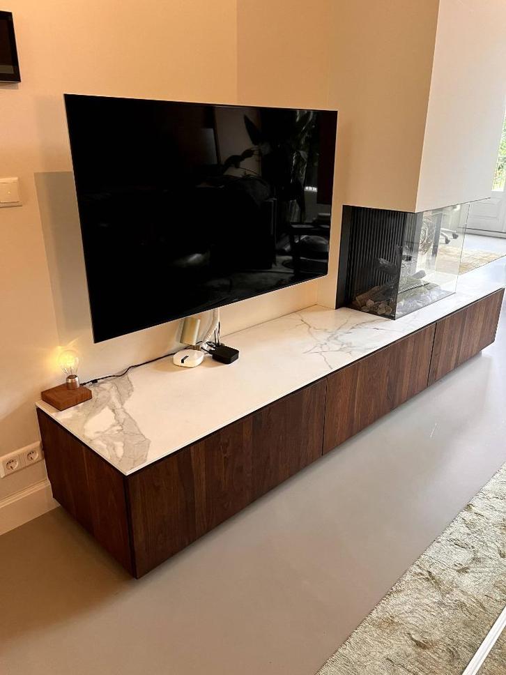 Maatwerk kast van notenhout met keramisch blad, Huis en Inrichting, Kasten | Dressoirs, Zo goed als nieuw, 200 cm of meer, 50 tot 75 cm