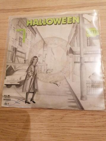 Halloween /ghetto  beschikbaar voor biedingen