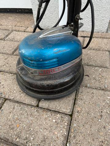 Vintage borstel machine beschikbaar voor biedingen