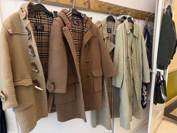 4 burberry jassen in 1 koop beschikbaar voor biedingen