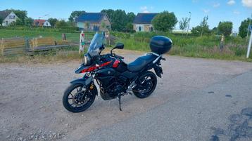 GEZOCHT!! Zijkoffers V-strom 250 beschikbaar voor biedingen