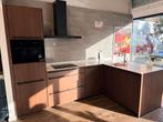 Showroomkeuken, Huis en Inrichting, Keuken | Complete keukens, Ophalen, Zo goed als nieuw, Graniet of Steen