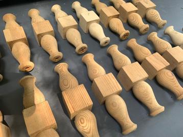 17 Kleine houten balusters  Draaiwerk - 15cm - spijlen beschikbaar voor biedingen
