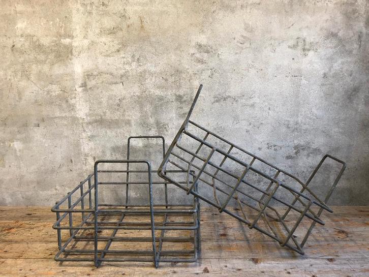 Stoere zware stalen manden met handvat! per stuk te koop!, Huis en Inrichting, Woonaccessoires | Schalen en Manden, Gebruikt, Mand