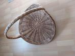 Leuke rieten lectuurmand, Ophalen, Gebruikt, Mand, Rond