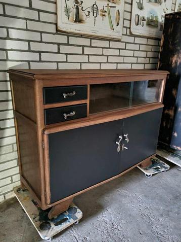 Midcentury vintage dressoir. beschikbaar voor biedingen