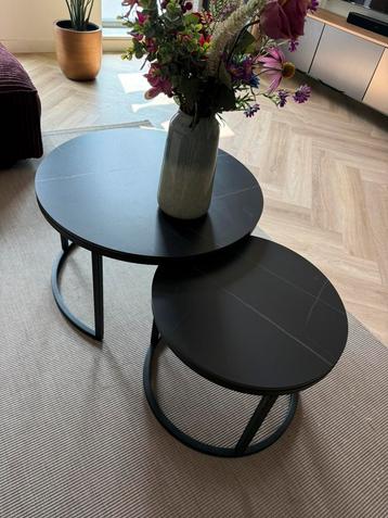 Ronde salontafel set van 2 zwart marmerlook stone beschikbaar voor biedingen