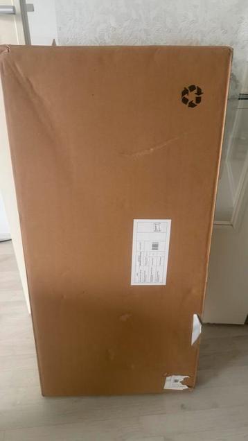 Bureau en Bureaustoel - Nieuw in doos! beschikbaar voor biedingen