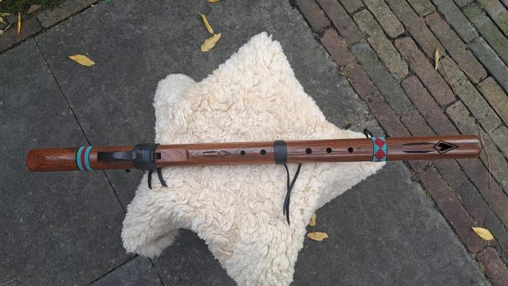 Native American Golden Eagle Flute in de toon F#, Muziek en Instrumenten, Blaasinstrumenten | Overige, Gebruikt, Houtblazer, Ophalen of Verzenden