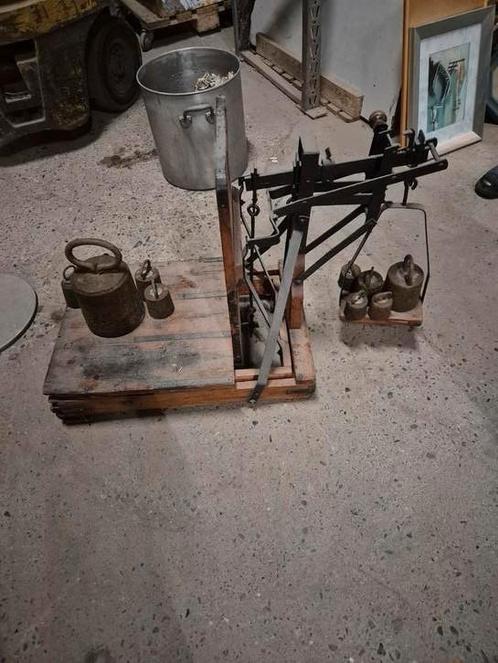Bascule met gewichten, Antiek en Kunst, Antiek | Gereedschap en Instrumenten, Ophalen