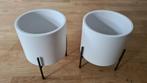 Twee bloempotjes op pootjes, Ophalen, Nieuw, Rond, Minder dan 25 cm