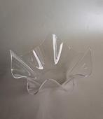 Vintage lucite "handkerchief" schaal, Kunststof, Gebruikt, Schaal, Ophalen of Verzenden