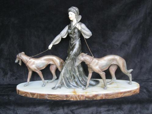 Dame met twee honden gemerkt Scali, Antiek en Kunst, Antiek | Koper en Brons, Brons, Ophalen