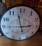 Grote River Dale Wandklok Klok 60 cm Riverdale, Huis en Inrichting, Woonaccessoires | Klokken, Ophalen, Wandklok