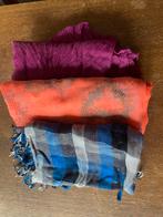 3 dames sjaals, diverse kleuren, Kleding | Dames, Mutsen, Sjaals en Handschoenen, Ophalen of Verzenden, Sjaal, Zo goed als nieuw
