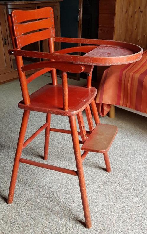 ** Jaren 70 knaloranje houten kinderstoel - vintage - IZGST, Antiek en Kunst, Antiek | Meubels | Stoelen en Banken, Ophalen