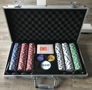 Nieuw pokerkoffer 300 chips compleet Texas Hold'em beschikbaar voor biedingen