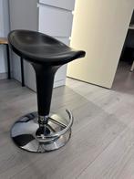 Zwarte barkruk, Huis en Inrichting, Barkrukken, 1 kruk, Ophalen of Verzenden, Zo goed als nieuw, 60 tot 90 cm