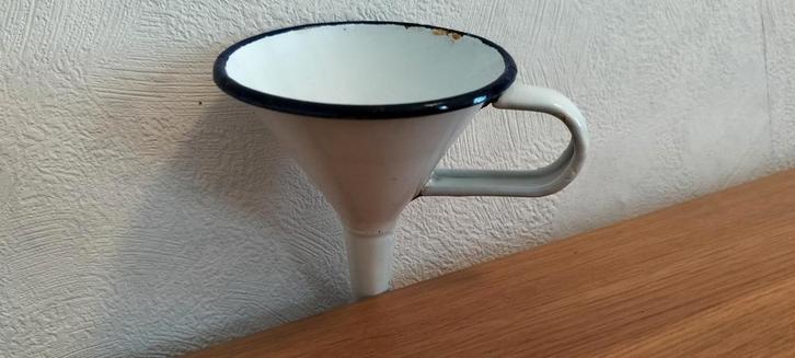 Vintage Emaille Trechter met Handvat, Antiek en Kunst, Antiek | Emaille, Ophalen of Verzenden
