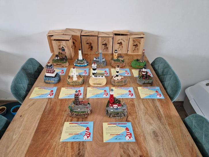 12 Vuurtorens met Certificaat & Houten Kratjes, Hobby en Vrije tijd, Modelbouw | Auto's en Voertuigen, Gebruikt, Overige typen