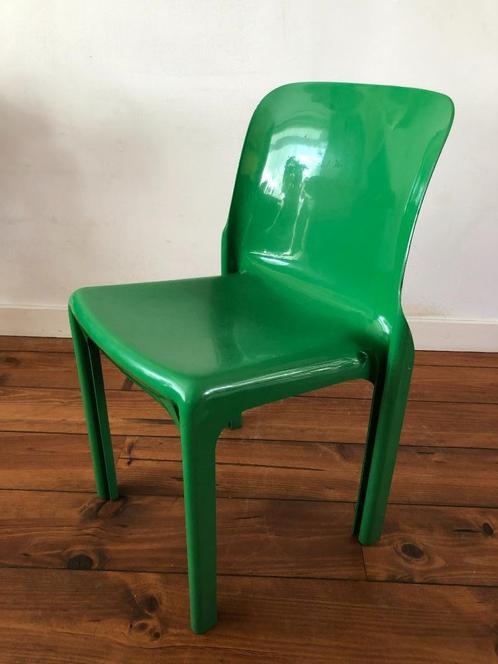 'Selene', ontwerp van Vico Magistretti voor Artemide, Huis en Inrichting, Stoelen, Zo goed als nieuw, Eén, Kunststof, Overige kleuren