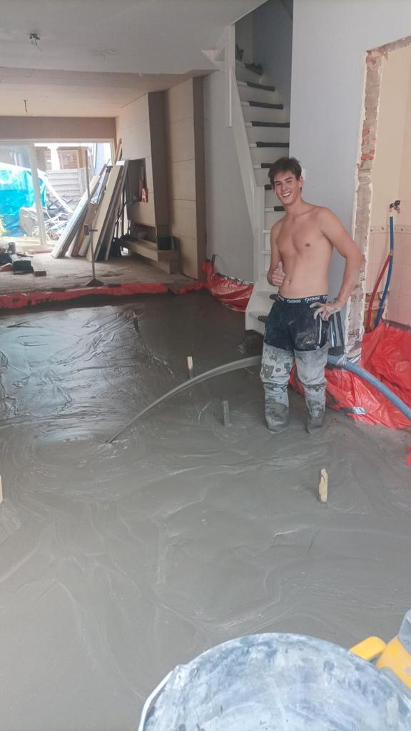 Schuimbeton met vloerverwarming en een pvc vloer, Diensten en Vakmensen, Stukadoors en Tegelzetters