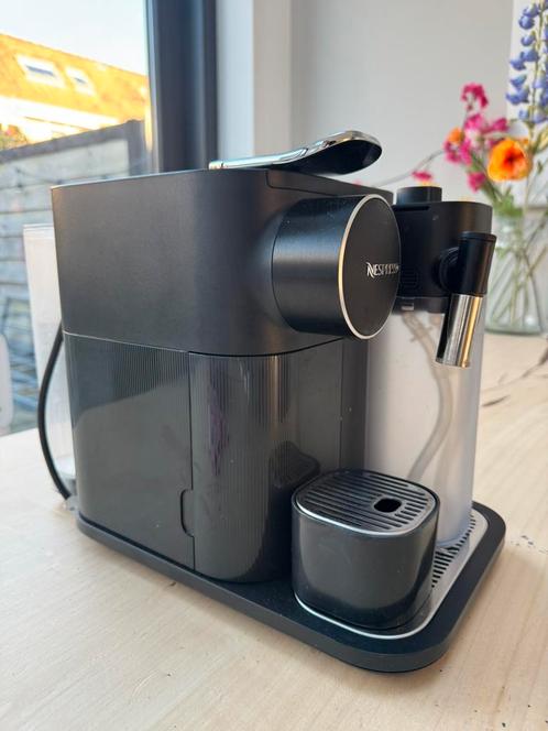 De'Longhi Nespresso Gran Lattissima EN650.B Zwart, Witgoed en Apparatuur, Koffiezetapparaten, Zo goed als nieuw, Koffiemachine