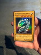 Yugioh SDK Blue eyes white dragon (2), Hobby en Vrije tijd, Verzamelkaartspellen | Yu-gi-Oh!, Ophalen of Verzenden, Losse kaart