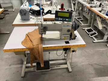Industriele naaimachine global WF 955 AUT 3voudig transport beschikbaar voor biedingen