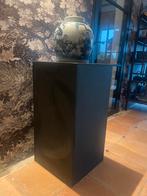 Zwarte sokkel, Huis en Inrichting, Woonaccessoires | Zuilen en Pilaren, Ophalen, Gebruikt
