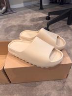 Yeezy slide bone - 46 - valt als 43, Ophalen of Verzenden, Zo goed als nieuw