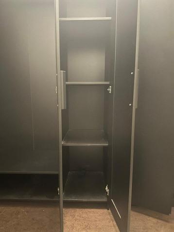 IKEA Brimnes zwarte kledingkast met spiegel - afbeelding 4