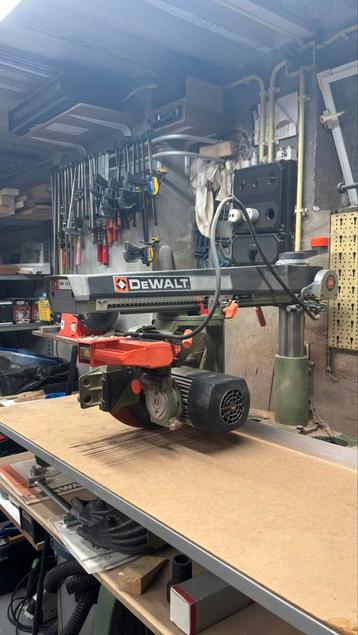 zaagmachine dewalt beschikbaar voor biedingen