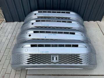 Zilver Bumper Volkswagen CADDY 2k7 2K7807221A Voorbumper beschikbaar voor biedingen