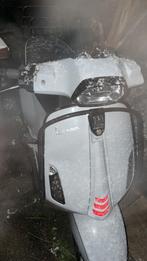 Vespa 2018 geen kenteken, Fietsen en Brommers, Scooters | Vespa, Ophalen of Verzenden, Zo goed als nieuw, Benzine, Vespa LX