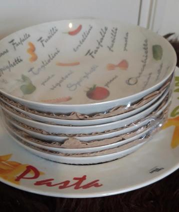 Nieuw!! Pastaschaal + 6 Pastaborden beschikbaar voor biedingen