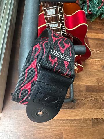 Dunlop gitaarband zwart/rood/vlammen beschikbaar voor biedingen