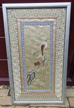 Geborduurd zijde? schilderij eekhoorn achter glas 45 x 26,5, Ophalen of Verzenden, Gebruikt, Handborduren, Borduurgaren of Zijde