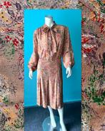 Vintage jaren 70 jurk bruin met motief maat 48, Bruin, Verzenden, Jurk, Vintage