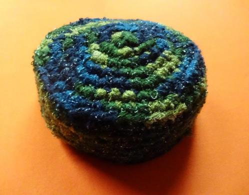 Groen blauw gehaakte dikke stoffen hoed/muts, Kleding | Dames, Hoeden en Petten, Gedragen, Hoed, 58 cm (L, 7¼ inch) of meer, Verzenden