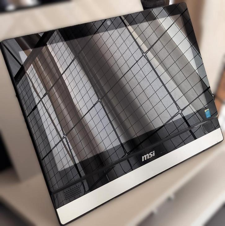 MSI Adora 50cm Touchscreen All-in-One Windows 11 PC i3 - 8GB, Computers en Software, Desktop Pc's, Refurbished, 2 tot 3 Ghz, HDD