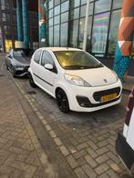 Peugeot 107 1.0 12V 5DR 2012 Facelift mooie auto airco, Voorwielaandrijving, Stof, Zwart, 4 stoelen