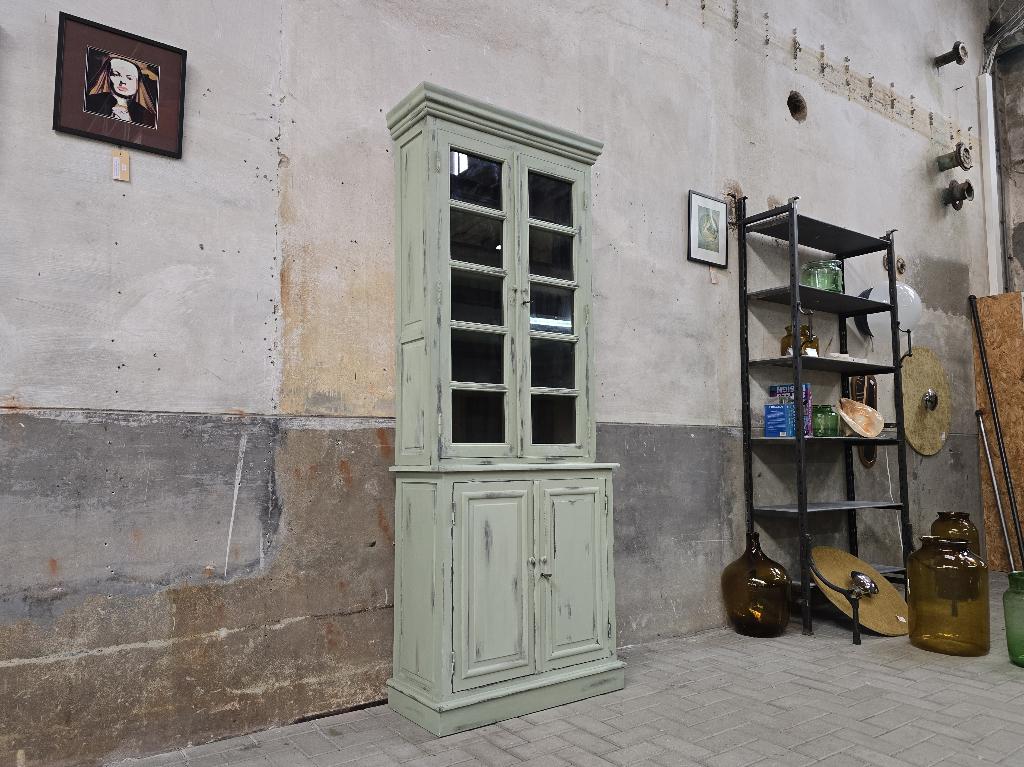 Vintage Groen Grijze Vitrine Kast | Hoge Buffetkast Hout, Huis en Inrichting, Kasten | Vitrinekasten, Antiek Retro Vintage Brocante Landelijk