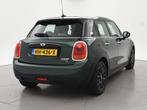 Mini Mini 1.5 136 PK COOPER BUSINESS *BRITISH RACING GREEN!*, Auto's, Mini, Gebruikt, Navigatiesysteem, Origineel Nederlands, Bedrijf